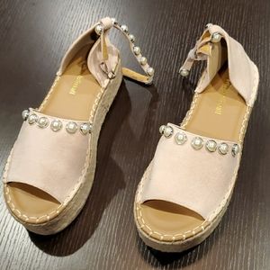 New Never Worn Pink Pearl Wedge Sandal